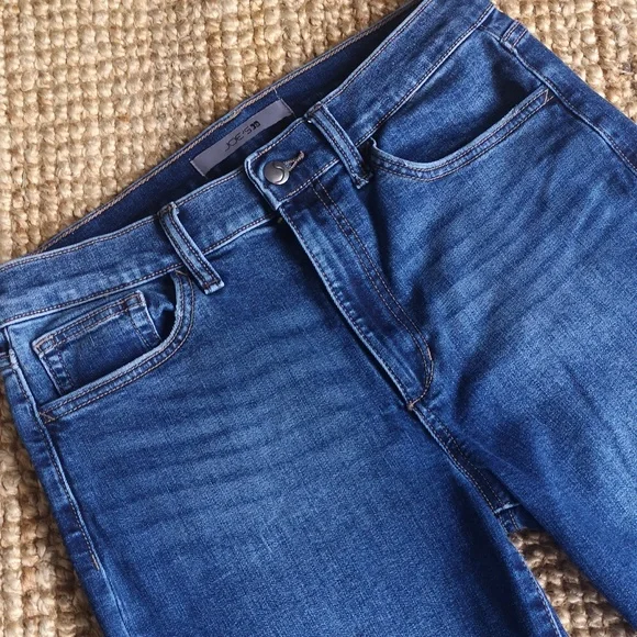 Joe's straight leg jeans - Picture 2 of 11